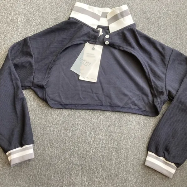 Set of 2 Y2K Streetwear Vibes: Trendy‎ Two-Piece Set with Short Outer Jackets - Image 5