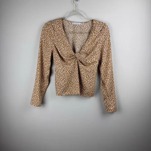 Abercrombie and Fitch Long Sleeve Twist Front Blouse in Light Brown Size‎ Small - Image 12