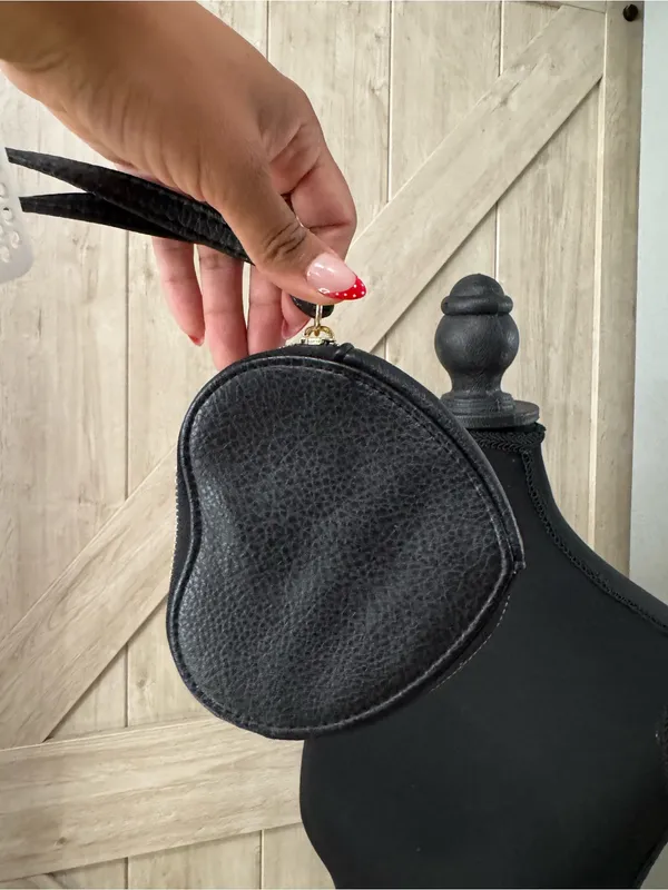 Juicy Couture Black Heart Wristlet with Gold Logo - Image 3