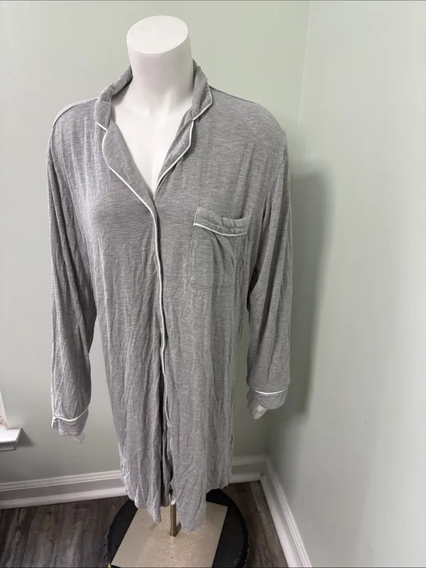Quince Gray Bamboo Jersey Pajama Sleep Shirt with White Trim Size Medium - Image 5