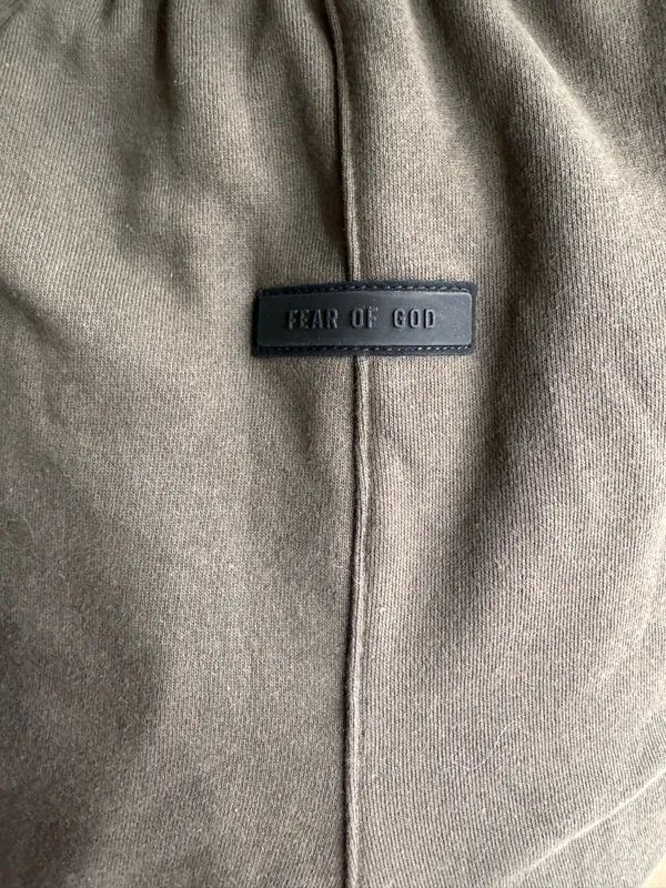 Fear of God Essentials Shorts sweat - Image 8