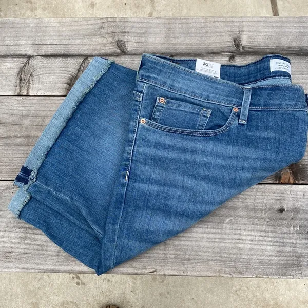 Levi's Medium Wash Bermuda Shorts Size 20 - Image 11