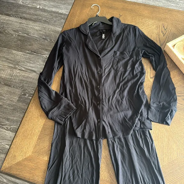 Skims Soft Lounge Rib Sleep Set, Brand New, Black, Size X-Small, $128 - Image 10