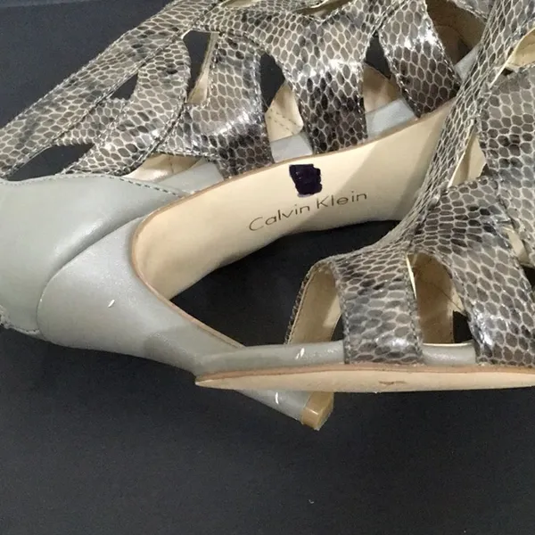Calvin Klein Gray Python embossed heels - Image 9