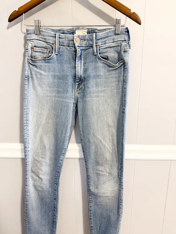 Mother Denim The Looker Two Step Ankle Fray Skinny Jeans in Kiss and Make Up - Image 8