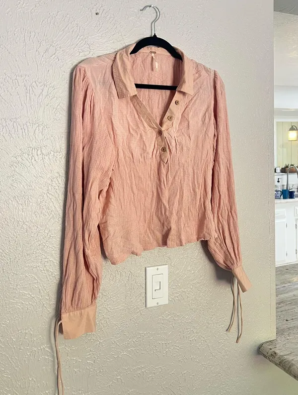 Free people gauze light pink pastel button down blouse M - Image 4