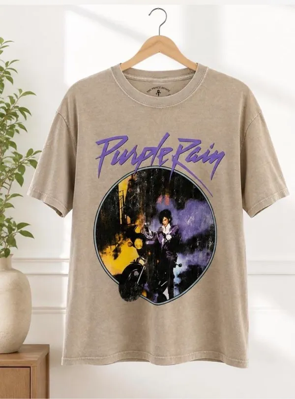 Title 🎸 Official Prince Estate 'Purple Rain' Vintage Graphic T-Shirt - Beige/Tan (Size M/L) ☔️🏍️ - Image 3