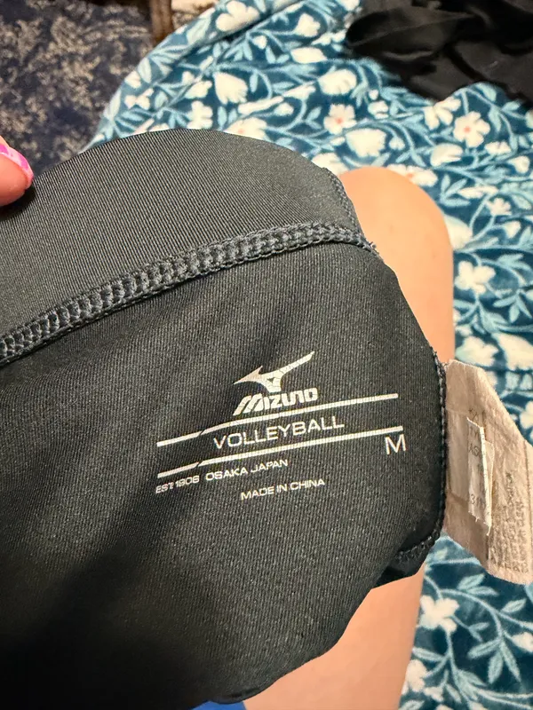 Mizuno Volleyball Spandex Black Shorts Medium - Image 3