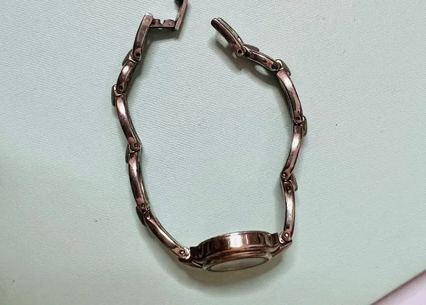 Guess Dainty Silver  Watch - Image 11