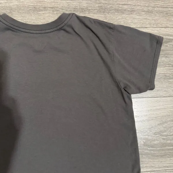 Olivia Rodrigo Vampire Graphic T-Shirt Size XL Gray Women GUTS Tour Merch - Image 7