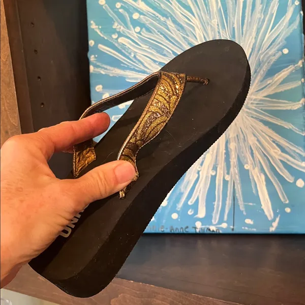 Unr8ed Serena Sparkly Gold Flip Flops Size 7 - Image 6