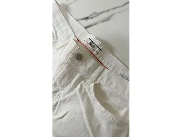 Size 8 Tommy Hilfiger White Jeans - Image 6
