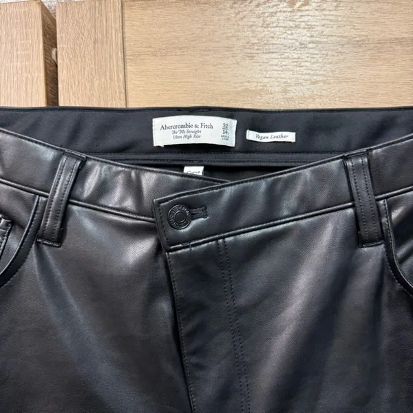 Abercrombie & Fitch The 90s Straight Ultra High Rise Leather Crossover 32/14 S - Image 8