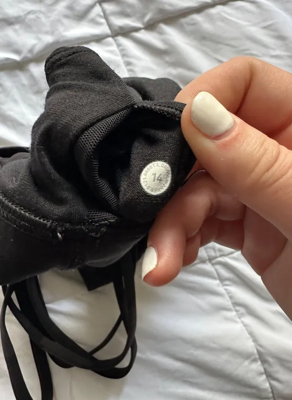 Lululemon Energy Bra Size 14 Black Camo - Image 3