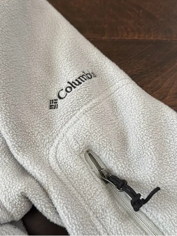 Columbia Women’s White Fleece Jacket with ECU Embroidery - Image 2