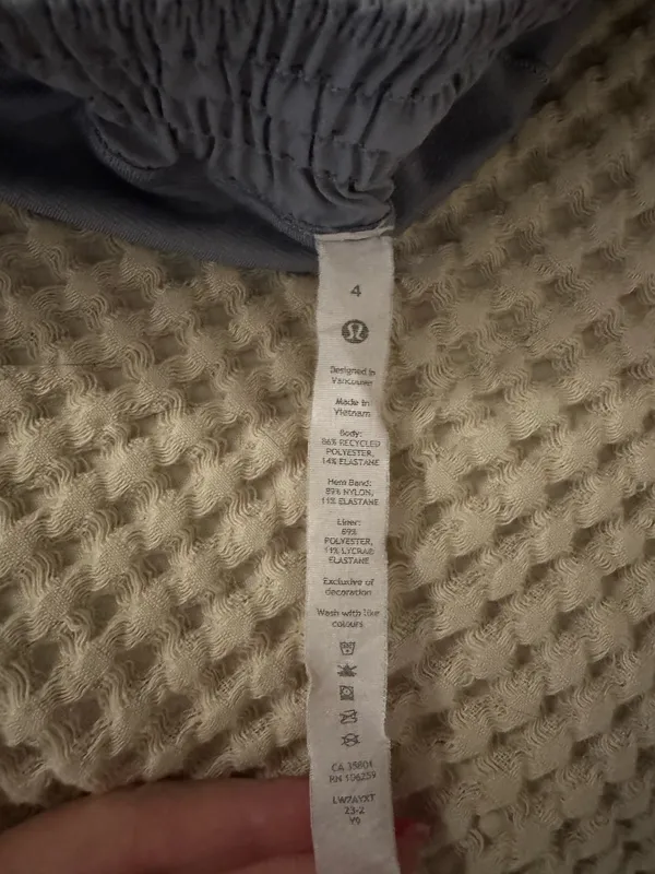 Lululemon Hotty Hot High-Rise 4" - Image 5