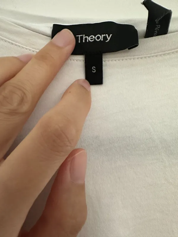 Theory Basic White T-Shirt Size Small - Image 3