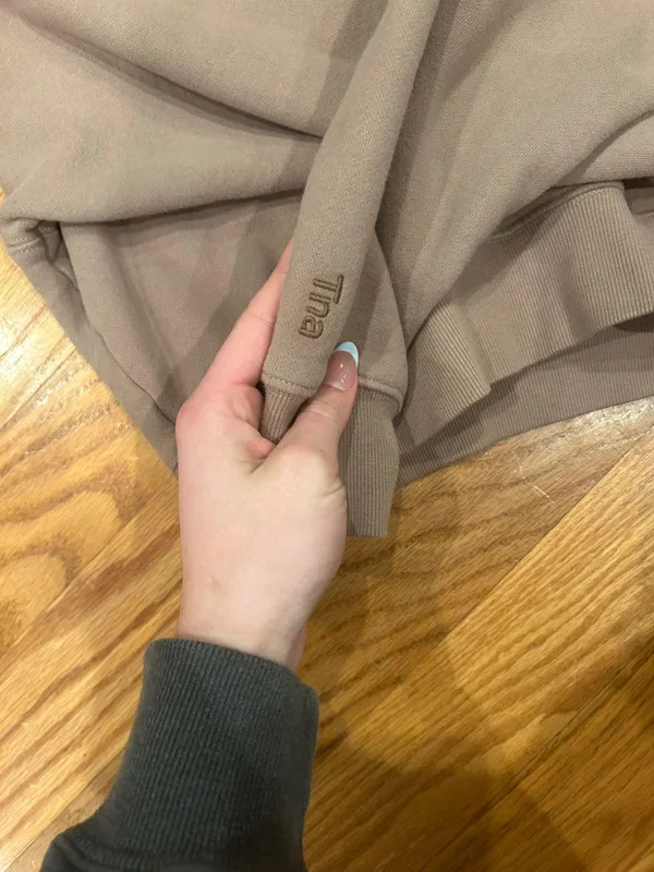 Aritzia TNA Crewneck - Image 2
