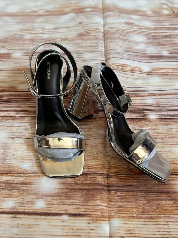 PRETTYLITTLETHING Silver Metallic Thick Strap Block Heeled Dressy Sandal Size 7 - Image 2