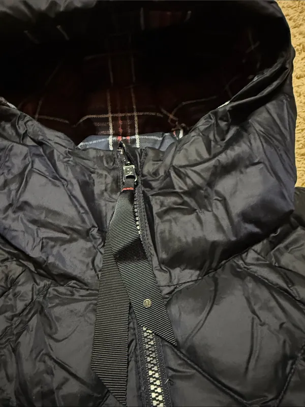 Lululemon reversible fluffy vest. Size 6 - Image 2