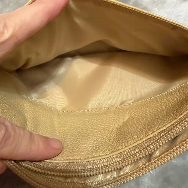 Stone Mountain‎ Tan Leather Wristlet Clutch Bag Pebble Grain Cream Beige Zipper - Image 7