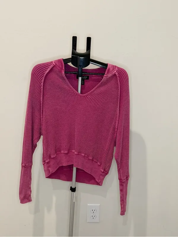 Mac and Me Pink Mineral Wash Waffle Knit Thumbhole Top Large - Image 2