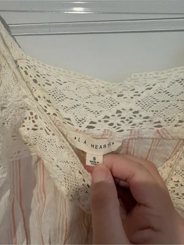 LA Hearts Lace-Trim Striped Cropped Tank Top Cream & Peach size small - Image 3