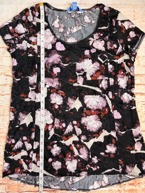 Simply Vera Vera Wang | Plum & Black Floral Crinkle Short Sleeve Blouse - Image 3