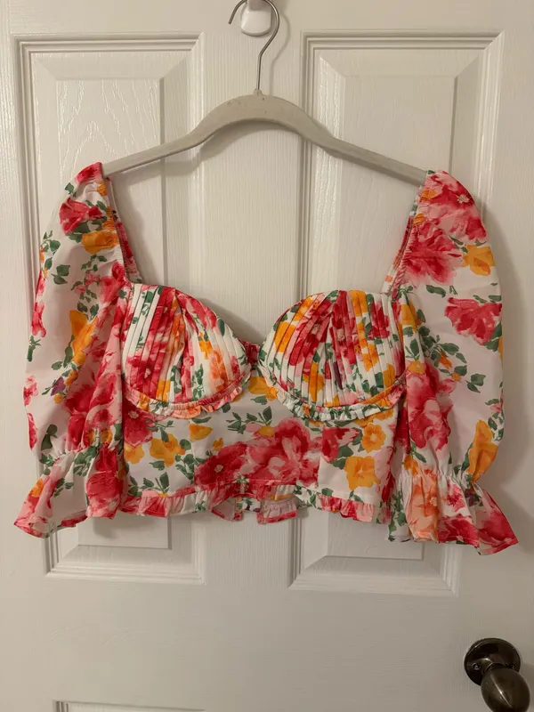 Cute top! Multiple Size M - Image 2