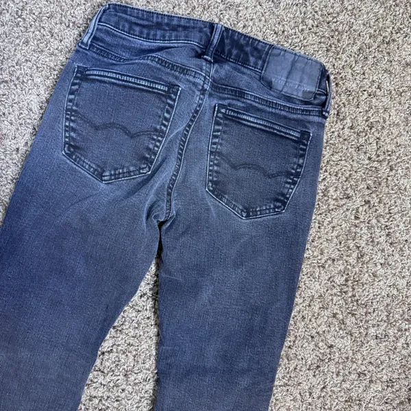 American Eagle Women's Jeans Size 26x28 dark wash black denim straight leg - Image 4