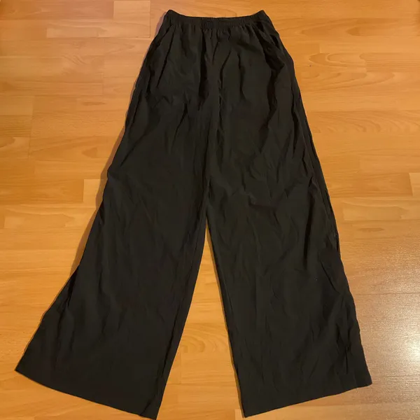 Alo Yoga Breezy Wide Leg Pant (Long) Black XS - Image 2