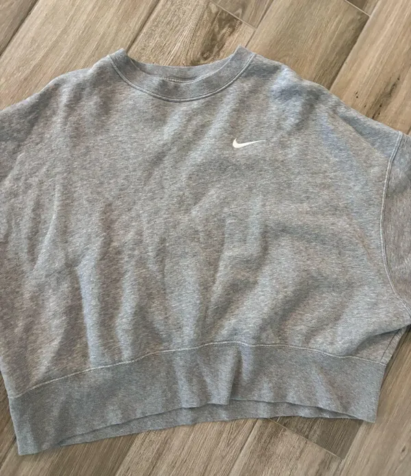 Nike Crewneck Sweatshirt - Image 2