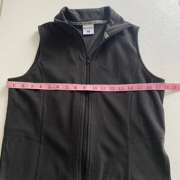 Columbia Black Fleece Vest Women’s Small Zip Up Lightweight Outdoor Layering - Image 5