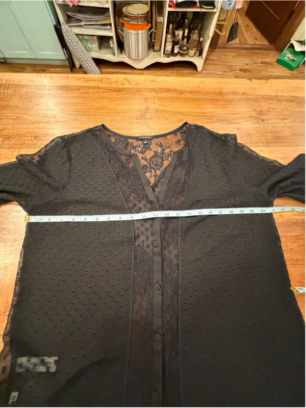 Ann Taylor Black Swiss Dot Lace Sheer Blouse Size Large V-Neck Button Front - Image 9