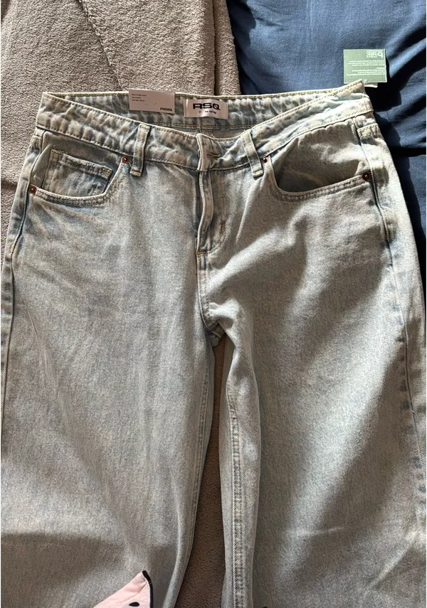 Tilly's Low-Rise Baggy Jeans - Image 2