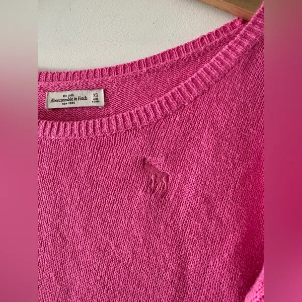 Y2K Abercrombie & Fitch Pink Embroidered Moose Logo‎ Sweater - Image 2
