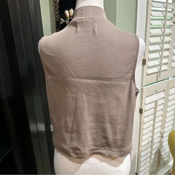 Everlane Organic Cotton Mockneck Top Size Large - Image 6