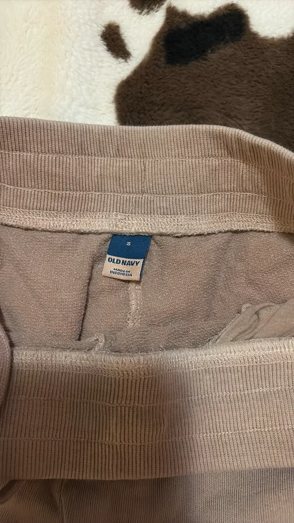 Old Navy Sweatpants - Image 4