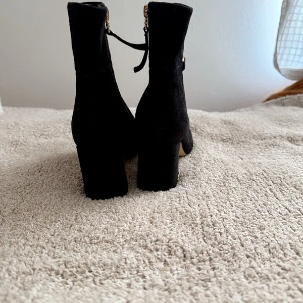 Chic Black Ankle Boots for Women Size 6 - Image 3
