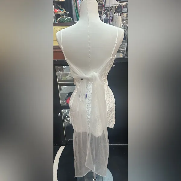 Windsor sz small white short formal dress with sequins - Image 4