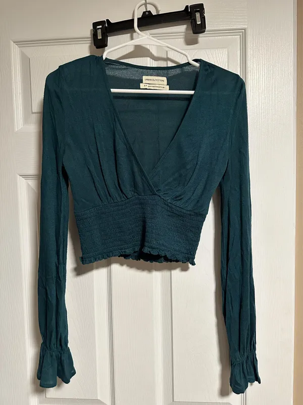 Urban Outfitters Green Crop Long Sleeve - Image 4