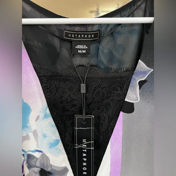 NWT Metaphor Sleeveless Floral V-Neck Top in Black, Purple & Blue - Image 3