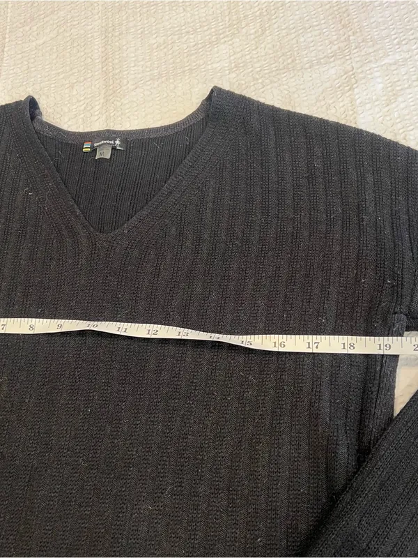 Smartwool Women's Shadow Pine V-Neck Rib Sweater in black M women - Image 10
