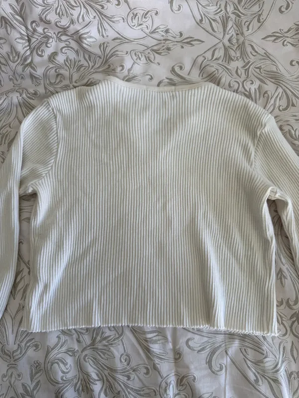 Brandy Melville Knit Long Sleeve - Image 4