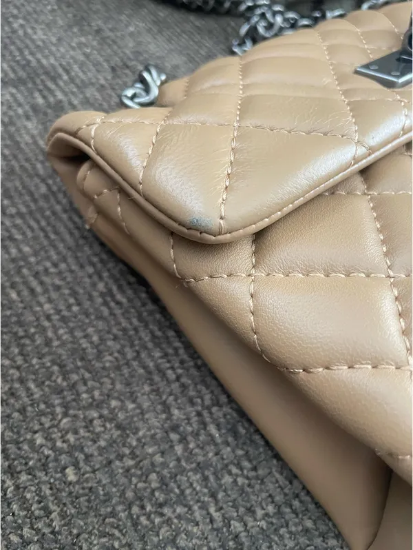 KURT GEIGER London Brixton Lock Camel Diamond Quilted Shoulder Bag - Image 8