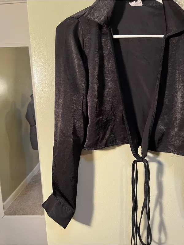 Cotton On Women’s Size Small Tie Front Blouse Long Sleeve Cropped Collar Satin - Image 4
