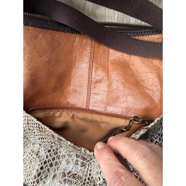The Sak Leather and Snakeskin Pattern Crossbody Bag - Image 7