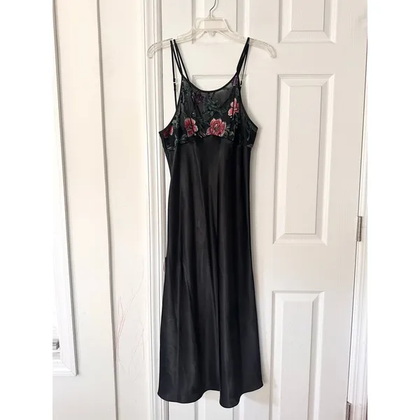 Vintage Y2K Secret Treasures Black Satin Floral Velvet Halter Slip Dress Neglige - Image 2