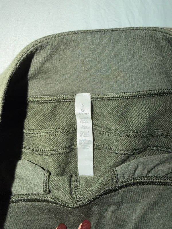Lululemon Joggers Scuba - Image 2