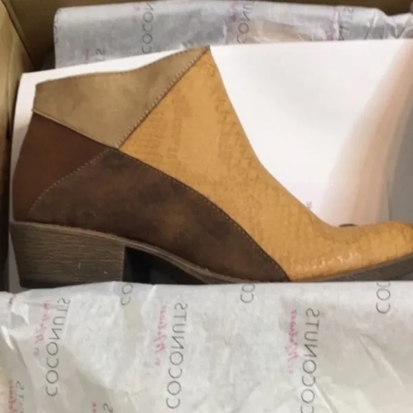 NEW coconuts by Matisse Carla patchwork boots‎ - Image 4